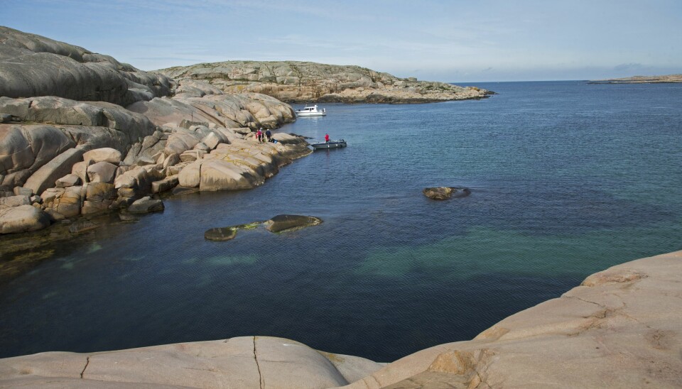 På Hållö finns den kända Marmorbassängen. På Hållö finns den kända Marmorbassängen.