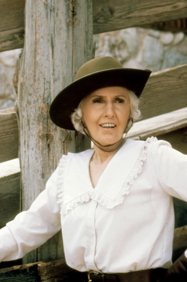 Barbara Stanwyck i Törnfåglarna. Barbara Stanwyck i Törnfåglarna.