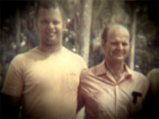 Davids pappa ville att sonen skulle lösa mordet på Diane. Davids pappa ville att sonen skulle lösa mordet på Diane.