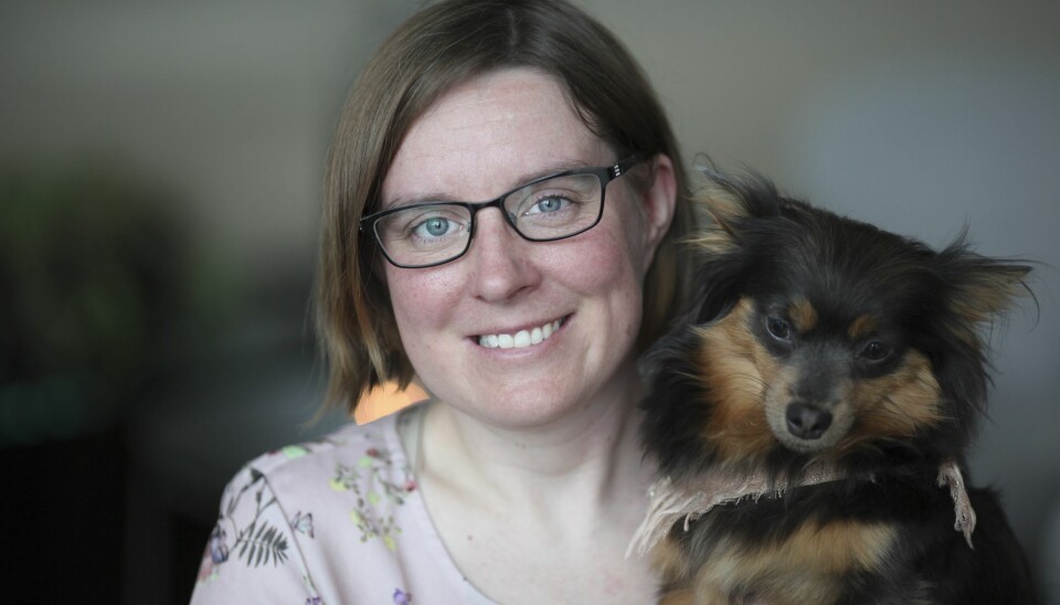 I dag mår Sara Trygg bra, men det har krävt terapi. Här med hunden Poppy. I dag mår Sara Trygg bra, men det har krävt terapi. Här med hunden Poppy.