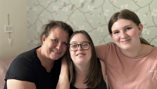 Moa Engdahl tillsammans med mamma Lotta och lillasyster Maja. Moa Engdahl tillsammans med mamma Lotta och lillasyster Maja.