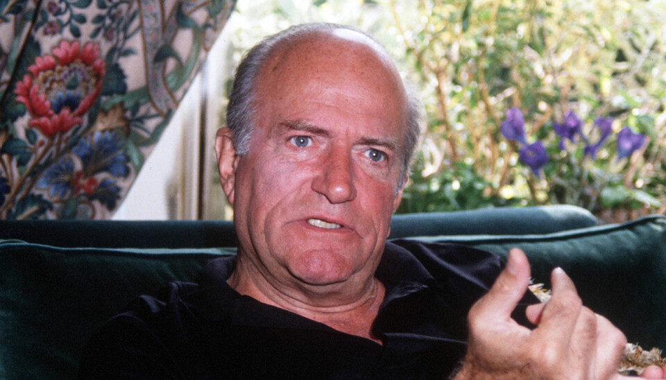 Claus Von Bülow hävdade sin oskuld in i det sista. Claus Von Bülow hävdade sin oskuld in i det sista.