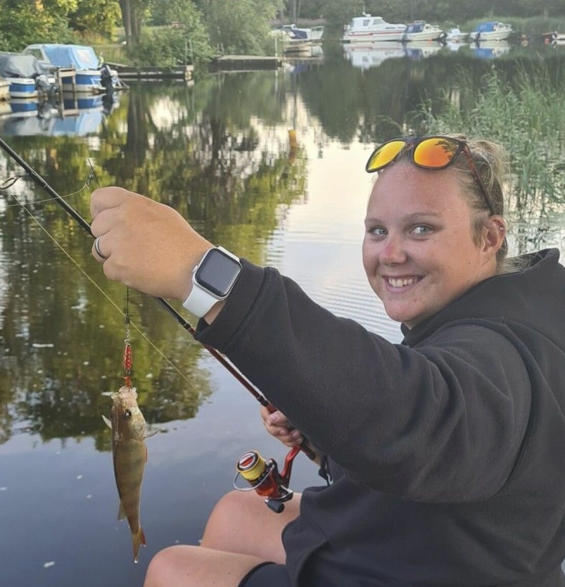 Sport och friluftsliv är Elinas fritidsintressen och hon fiskar gärna. Sport och friluftsliv är Elinas fritidsintressen och hon fiskar gärna.