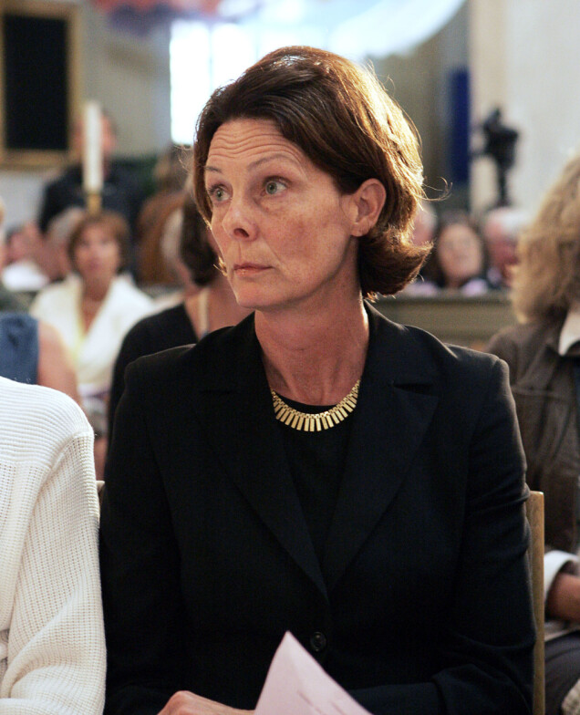 Eva-Lena Jerneld på Monica Zetterlunds begravning 2005. Eva-Lena Jerneld på Monica Zetterlunds begravning 2005.