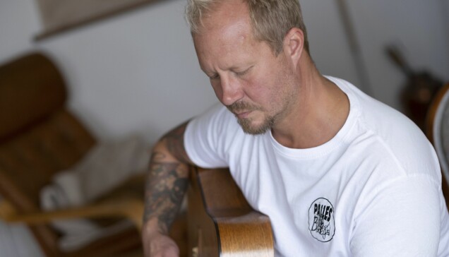 Musiken spelar en viktig roll i Jon-Eriks liv. Musiken spelar en viktig roll i Jon-Eriks liv.