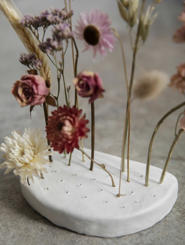 Inred med torkade blommor – så torkar och arrangerar du blommorna