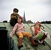 Inger Nilsson har fortfarande kontakt med Pär Sundberg och Maria Persson som spelade Tommy och Annika i Pippi Långstrump-filmerna.