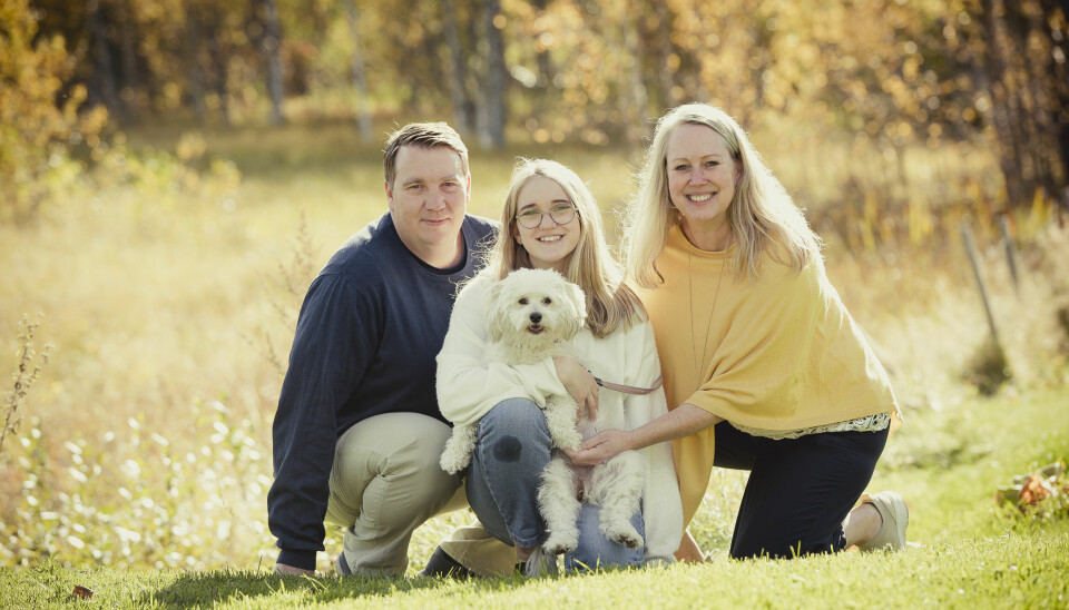 Wilma tillsammans med pappa Björn, mamma Maria och hunden Towa. Wilma tillsammans med pappa Björn, mamma Maria och hunden Towa.