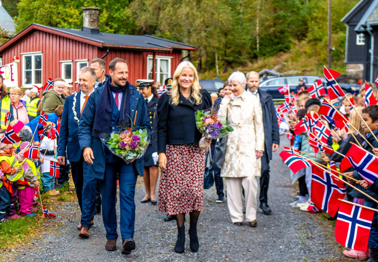 Så många barn, så mycket flaggor! Så många barn, så mycket flaggor!