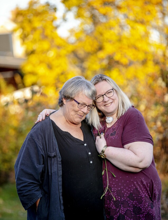 Mamma Gun är Petras stora stöd. – Mamma är en superkvinna, det är bara slängkappan som inte syns! Hennes lugn har hjälpt mig att hantera alla kriser, säger Petra. Mamma Gun är Petras stora stöd. – Mamma är en superkvinna, det är bara slängkappan som inte syns! Hennes lugn har hjälpt mig att hantera alla kriser, säger Petra.