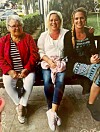 Det har blivit en del gemensamma resor genom åren. Här är Gunvor, Heléne och Sarah på Mallorca.
