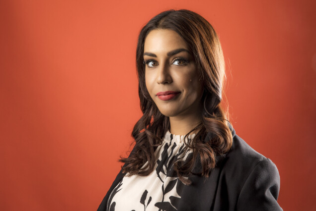 Programledaren Rebecca Randhawa. Programledaren Rebecca Randhawa.