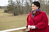 Sofia får en slags ögonrörelseterapi mot sin PTSD, där båda hjärnhalvorna stimuleras för att bearbeta traumat.