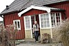 Inga-Lill tillhör den tredje generationen som bor på gården och hon misstänker att hon blir den sista i familjen som bor där.
