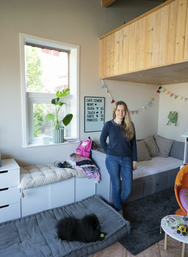 Anna och Lera har fått hela nedervåningen i villan för sig själva. Anna och Lera har fått hela nedervåningen i villan för sig själva.