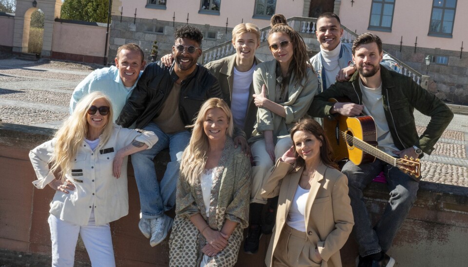Hela artistgänget som medverkar i Diggilooturnén: Sanne Salomonsen, Måns Möller, John Lundvik, Theoz, Mariette, Liamoo och Robin Bengtsson. Längst fram syns Jessica Andersson och Lena Philipsson. Hela artistgänget som medverkar i Diggilooturnén: Sanne Salomonsen, Måns Möller, John Lundvik, Theoz, Mariette, Liamoo och Robin Bengtsson. Längst fram syns Jessica Andersson och Lena Philipsson.