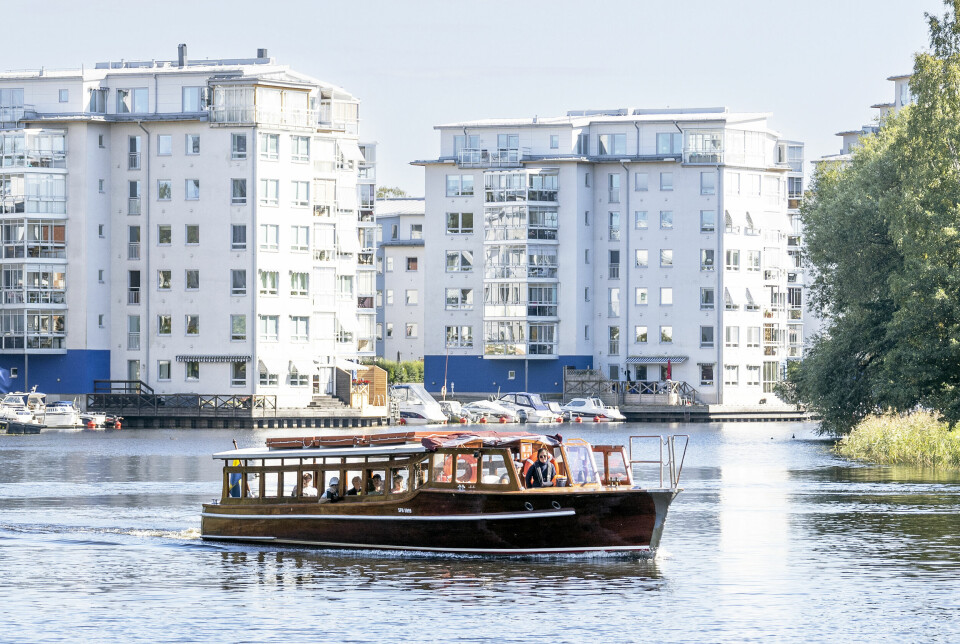 Att åka båtbuss i Karlstad ger en bra överblick över staden. Att åka båtbuss i Karlstad ger en bra överblick över staden.
