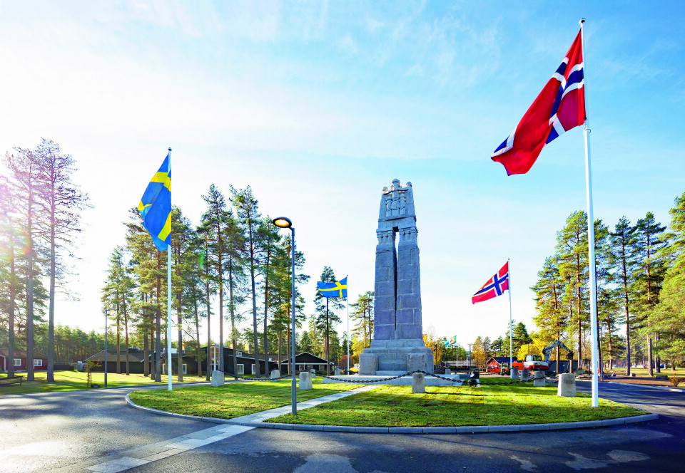 Fredsmonumentet i mikrostaten Morokulien. Fredsmonumentet i mikrostaten Morokulien.