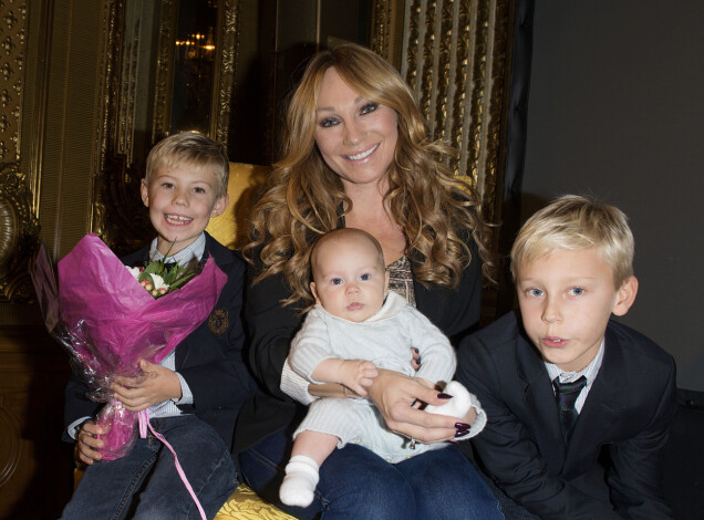 Charlotte Perrelli med barnen Angelo, Alessio och Adrian 2013. Charlotte Perrelli med barnen Angelo, Alessio och Adrian 2013.