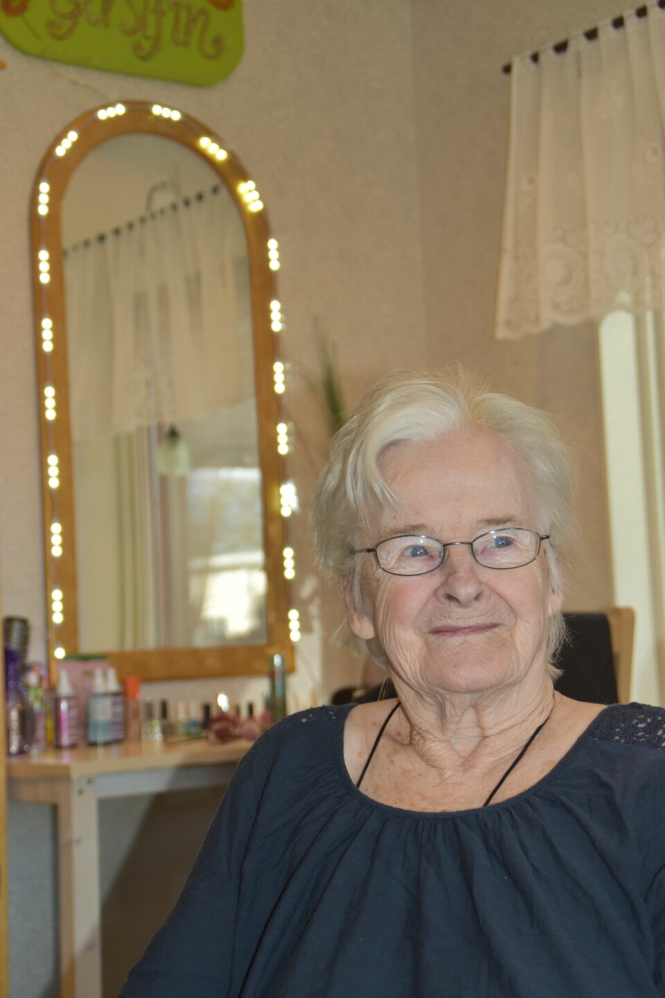 Katrina Ylander är klar med både håret och naglarna och njuter av samvaron med de andra töserna. Katrina Ylander är klar med både håret och naglarna och njuter av samvaron med de andra töserna.