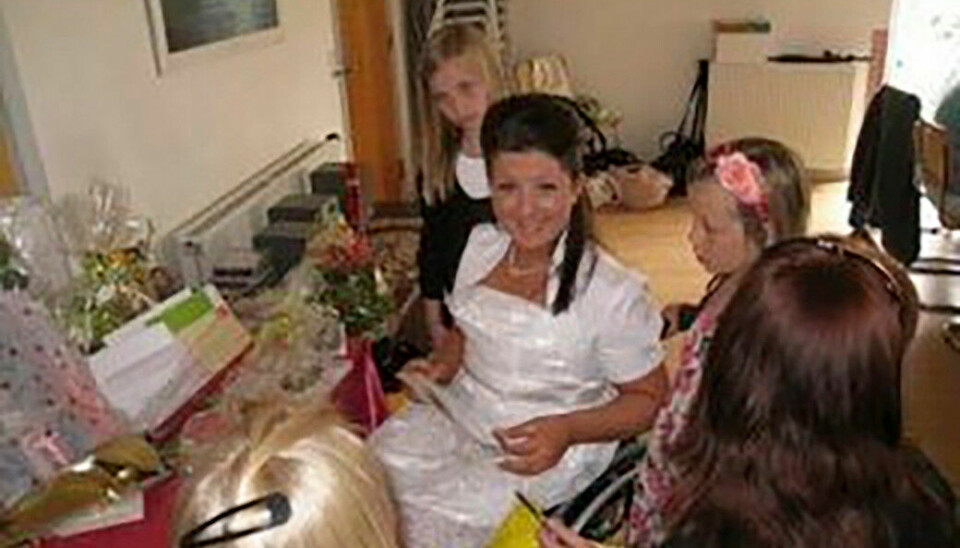 Här är Louise 15 år, bilden är tagen på hennes konfirmation. Här är Louise 15 år, bilden är tagen på hennes konfirmation.