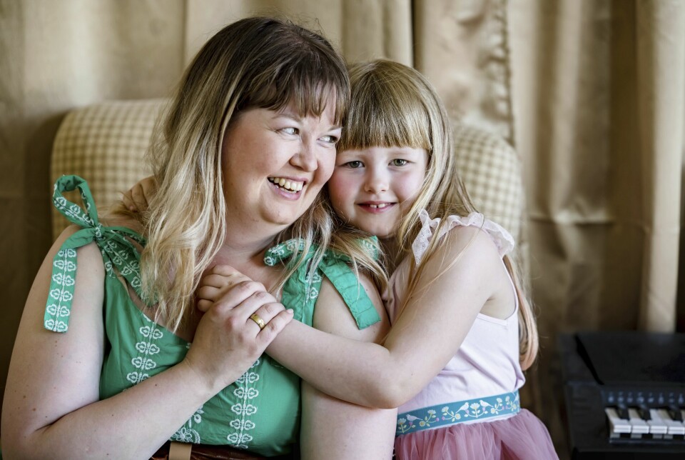 Selda vill förstås att mamma ska vara hemma och inte hamna på sjukhuset igen. Selda vill förstås att mamma ska vara hemma och inte hamna på sjukhuset igen.