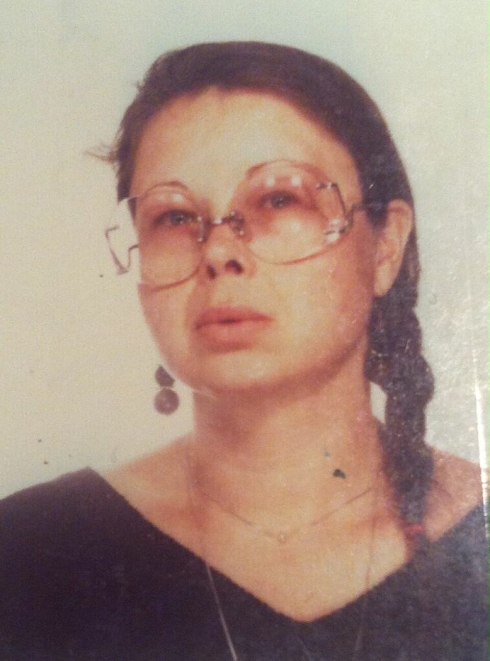 Som ung var Karin vild och orädd. Hon reste runt i världen under 20 års tid. Som ung var Karin vild och orädd. Hon reste runt i världen under 20 års tid.