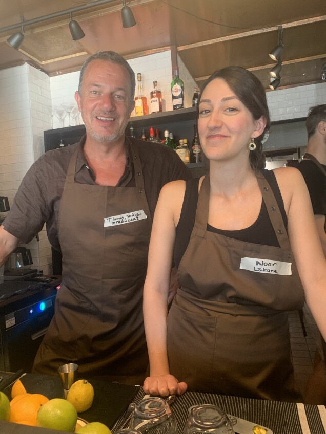 Producenten Thomas och läkaren Noor är två av delägarna i Kollektivkrogen. Producenten Thomas och läkaren Noor är två av delägarna i Kollektivkrogen.