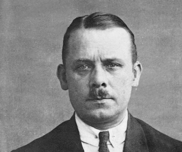 När Fritz Haarmann avslöjades kallades han 'Slaktaren från Hannover' i pressen. När Fritz Haarmann avslöjades kallades han 'Slaktaren från Hannover' i pressen.