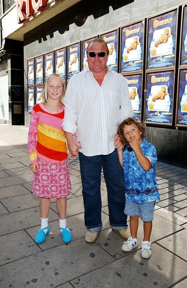 Claes Malmberg med barnen Amanda och Nelson 2004. Claes Malmberg med barnen Amanda och Nelson 2004.