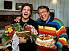 Peter Jöback gratuleras av Kent Finell 1998 efter att då ha slagit nytt rekord på Svensktoppen med Guldet blev till sand,.