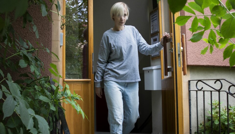 Under ytan var Malin deprimerad och kände sig inte förstådd av andra mammor. Under ytan var Malin deprimerad och kände sig inte förstådd av andra mammor.