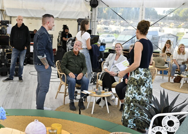 Therese bakom kulisserna med Casper Janebrink och Agneta Sjödin Therese bakom kulisserna med Casper Janebrink och Agneta Sjödin