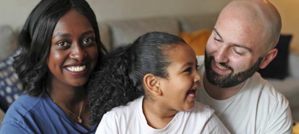 Chanelle och Farzins dotter har autism: ”Ellie är underbar och har lärt oss massor”