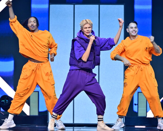 Theoz slutade sju när han tävlade i Melodifestivalen förra året. Theoz slutade sju när han tävlade i Melodifestivalen förra året.