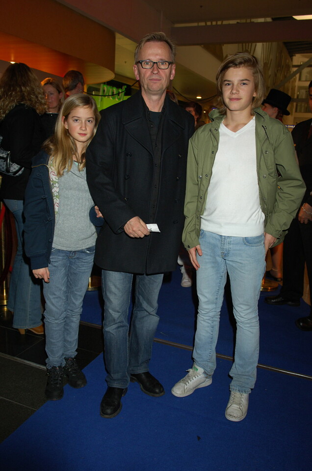 Johan Ulveson tillsammans med sina barn på filmpremiär 2005. Johan Ulveson tillsammans med sina barn på filmpremiär 2005.
