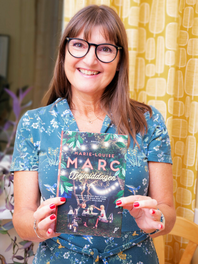 Efter ett helt arbetsliv som journalist förverkligade Marie-Louise drömmen om att bli författare i samband med att hon blev uppsagd. I dag skriver hon feelgoodromaner, och hennes senaste bok heter Tjejmiddagen. Efter ett helt arbetsliv som journalist förverkligade Marie-Louise drömmen om att bli författare i samband med att hon blev uppsagd. I dag skriver hon feelgoodromaner, och hennes senaste bok heter Tjejmiddagen.