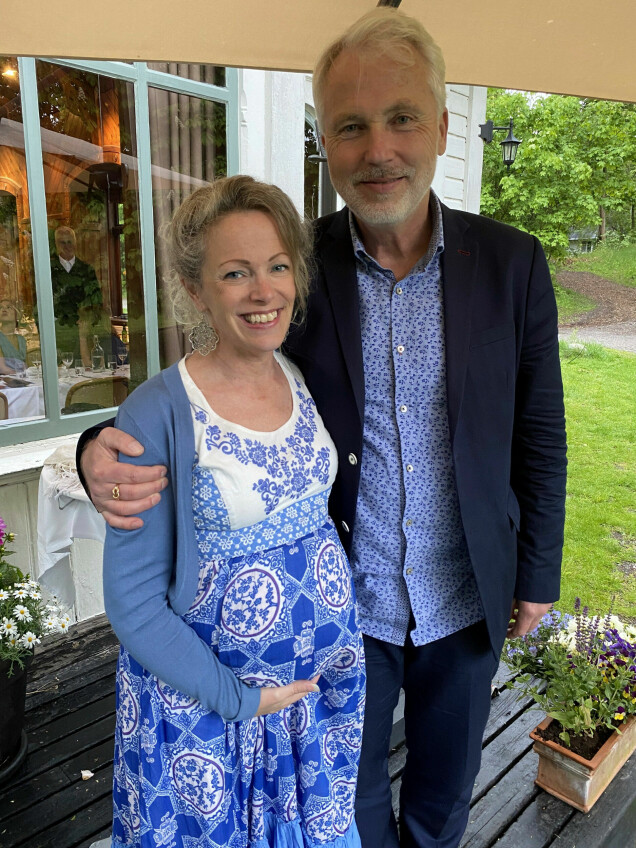 Mikael var 60 plus och hade vuxna barn när han träffade Eleonora, men eftersom han visste hur mycket hon längtat efter barn tvekade han aldrig. Mikael var 60 plus och hade vuxna barn när han träffade Eleonora, men eftersom han visste hur mycket hon längtat efter barn tvekade han aldrig.