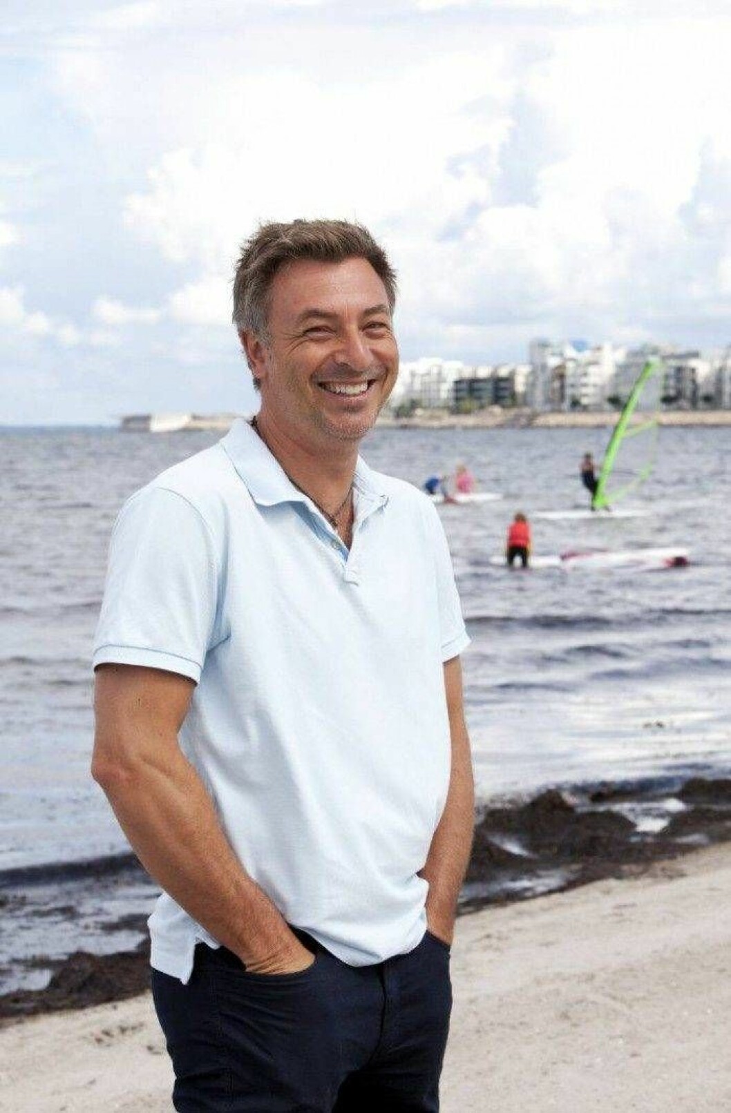 Ribersborgsstranden var som ett andra hem för Tareq. Hit kom han så ofta det gick – året om – för att vindsurfa. Tareq Taylor tycker om vindsurfing