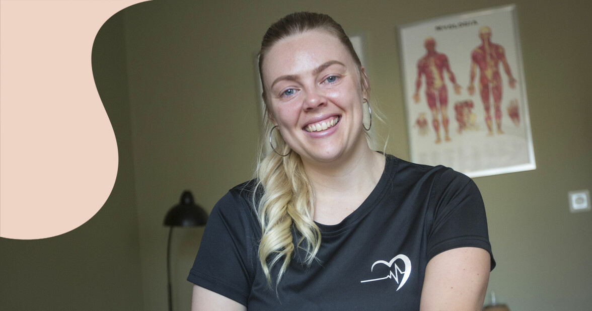 I sin nya roll som medicinsk massageterapeut har Michaela stor nytta av sin förståelse för sina patienters upplevelser – hon har varit där själv. I sin nya roll som medicinsk massageterapeut har Michaela stor nytta av sin förståelse för sina patienters upplevelser – hon har varit där själv.