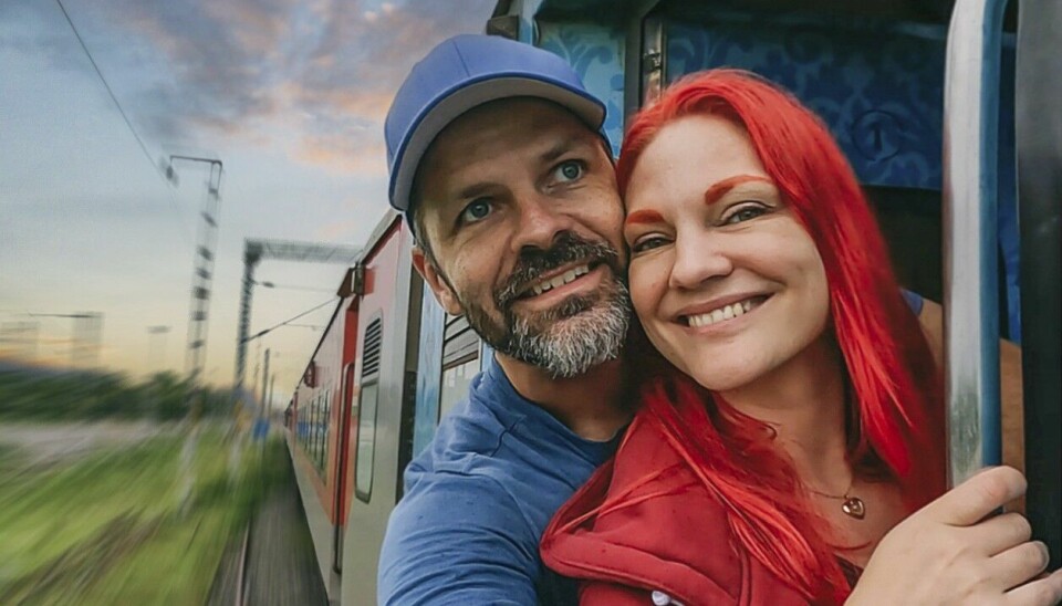 Sedan 1 september har makarna varit på resa genom Indien, här på en 46 timmar lång tågresa från New Delhi i norr till Kerala i söder. Sedan 1 september har makarna varit på resa genom Indien, här på en 46 timmar lång tågresa från New Delhi i norr till Kerala i söder.