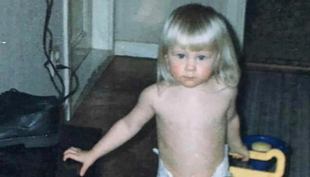 Barndomsfoto på Emelie som tvååring. Barndomsfoto på Emelie som tvååring.