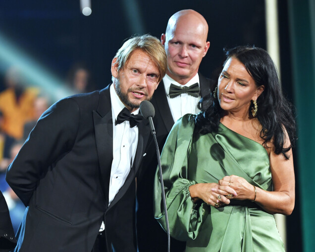 År 2019 tog tre stolta tv-profiler; Johnnie Krigström, Mattias Särnholm och Sofia Wistam, emot pris på Kristallengalan för tv-programmet Sofias änglar. År 2019 tog tre stolta tv-profiler; Johnnie Krigström, Mattias Särnholm och Sofia Wistam, emot pris på Kristallengalan för tv-programmet Sofias änglar.