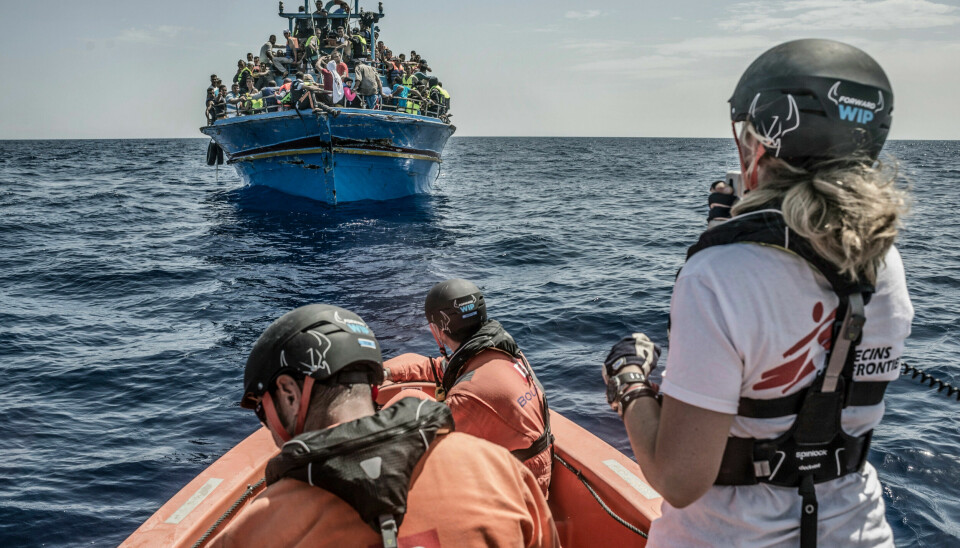 Ungefär 650 människor räddades under ett uppdrag i Medelhavet. Ungefär 650 människor räddades under ett uppdrag i Medelhavet.