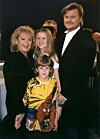 Arkivbild på Kikki Danielsson tillsammans med dåvarande maken Kjell Roos och de gemensamma barnen Emma och Viktor.