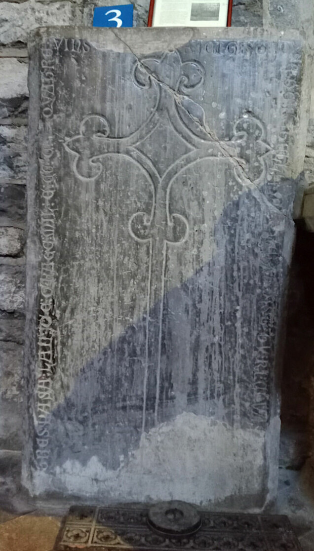 I St. Canice katedral, Kilkenny, Irland, finns fortfarande Alice högt uppsatte far Jose Kytelers stenplatta kvar sedan slutet av 1200-talet. I St. Canice katedral, Kilkenny, Irland, finns fortfarande Alice högt uppsatte far Jose Kytelers stenplatta kvar sedan slutet av 1200-talet.