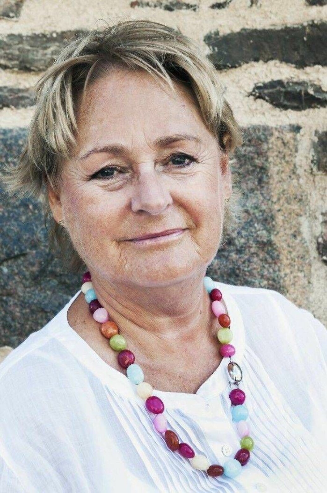 – Förlusten av mamma när jag var nio har präglat mig och min syster på djupet. Vi lärde oss att bli självständiga och duktiga, att inte gnälla. När jag själv fick cancer kom den här tomheten upp till ytan, säger Karin Wahlberg. Karin Wahlberg opererades för cancer och slapp stomi och cellgifter
