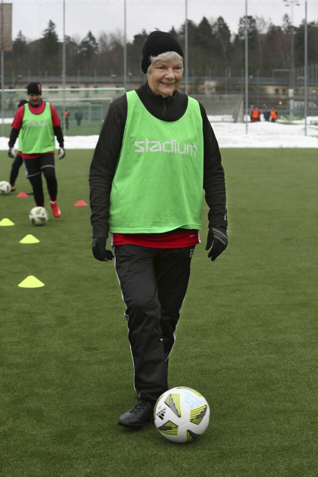 Eva Närfors tycker att gåfotbollen har gett henne bättre balans. Eva Närfors tycker att gåfotbollen har gett henne bättre balans.