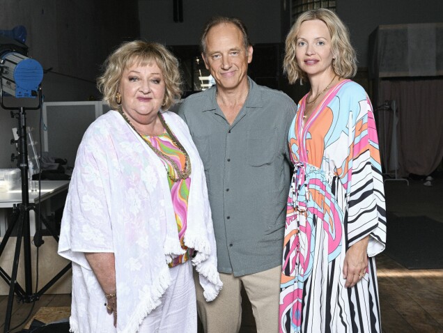 Samuel tillsammans med Marianne Mörck och Jenny Ulving som också spelar i Strandhotellet. Samuel tillsammans med Marianne Mörck och Jenny Ulving som också spelar i Strandhotellet.