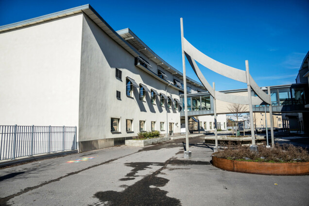 Silverdansens skola ligger i det utsatta området, men klarade sig undan vandalisering. Silverdansens skola ligger i det utsatta området, men klarade sig undan vandalisering.